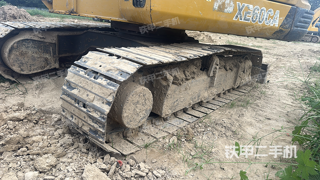 单侧履带整体（整机外观）