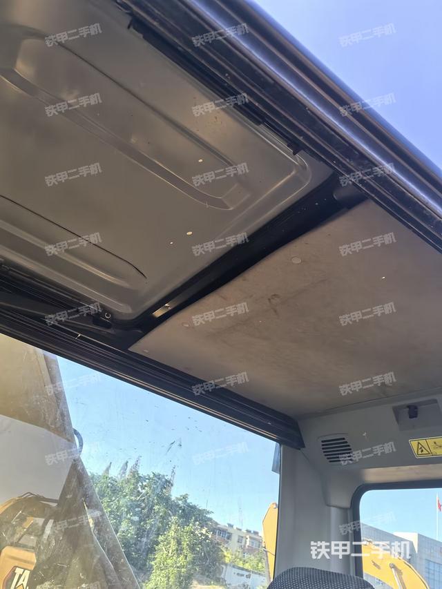 駕駛室頂部（整機(jī)外觀）