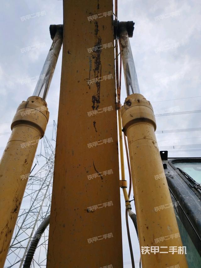 大臂油缸整體?豎拍（工作和回轉(zhuǎn)裝置）