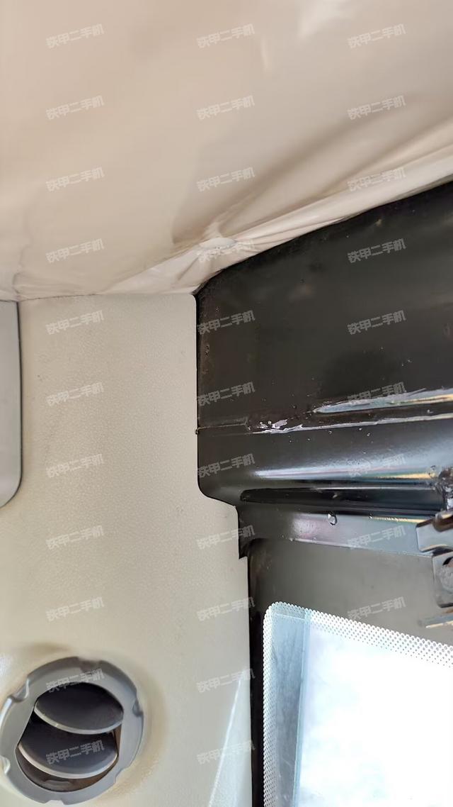 座椅后部（驾驶室部分）