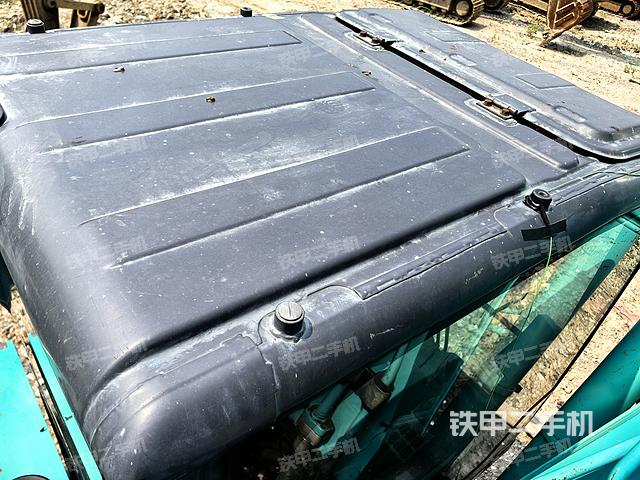 驾驶室顶部（整机外观）