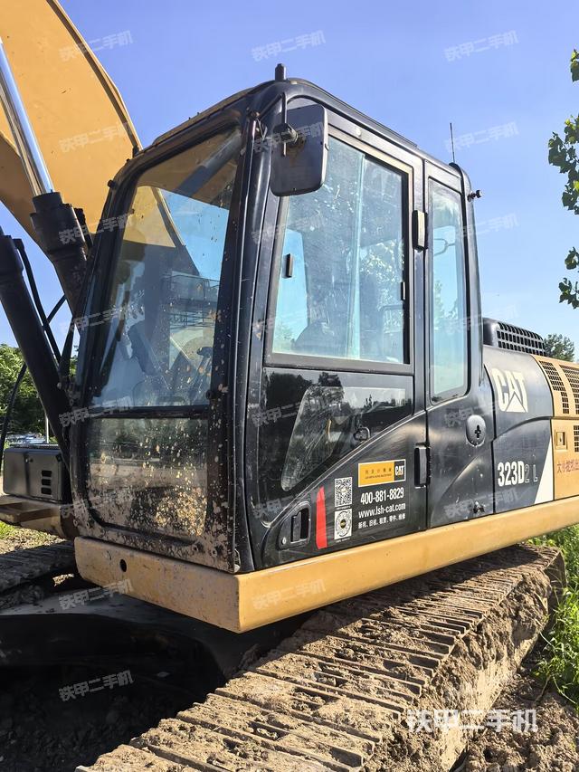 驾驶室整体（整机外观）