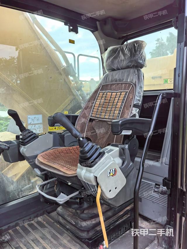 驾驶室整体（整机外观）