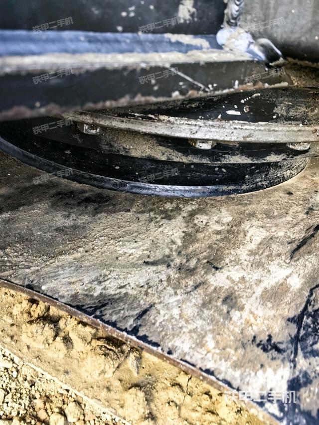 轉(zhuǎn)盤和下車架正前（工作和回轉(zhuǎn)裝置）