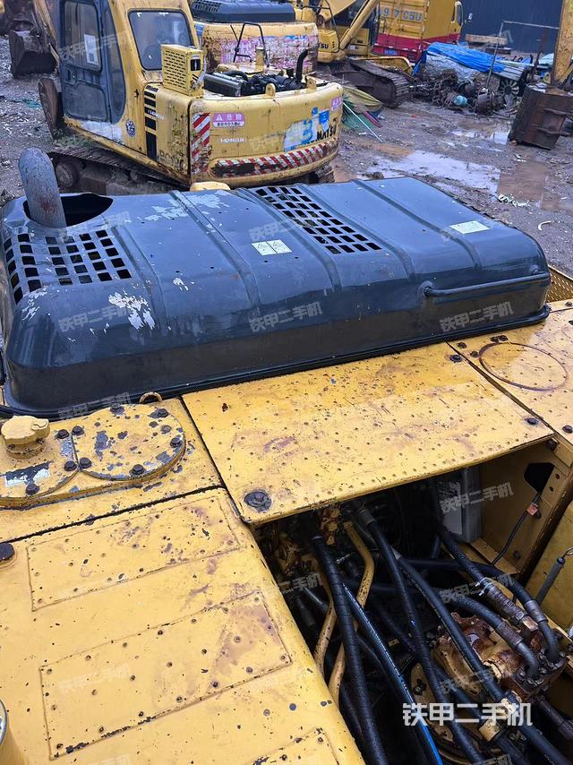 驾驶室顶部（整机外观）