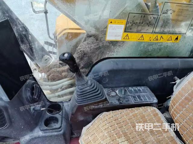 座椅左侧控制台/音响/含左手柄（驾驶室部分）