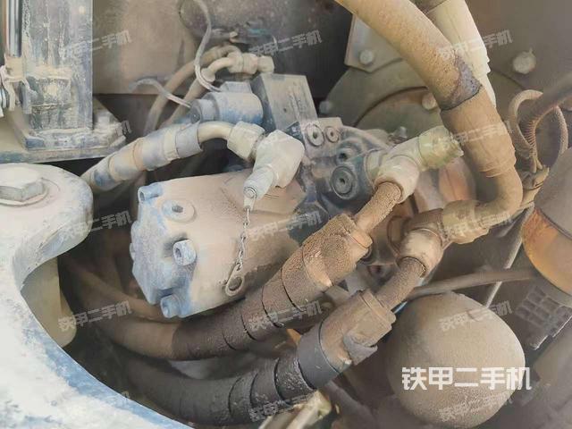 液壓泵艙室正面整體（整機(jī)外觀）