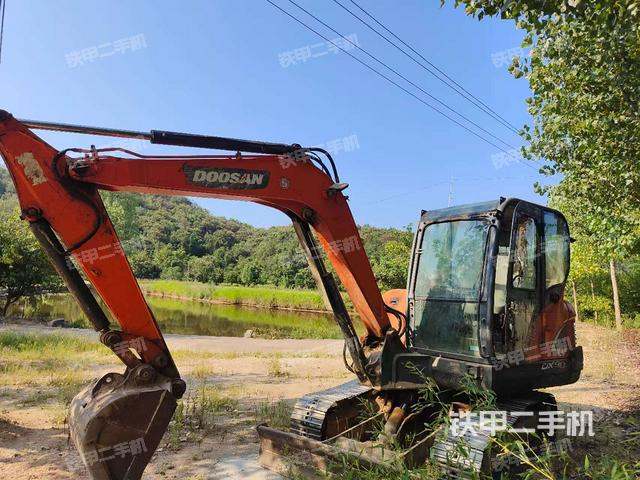 斗山DX55-9C挖掘机