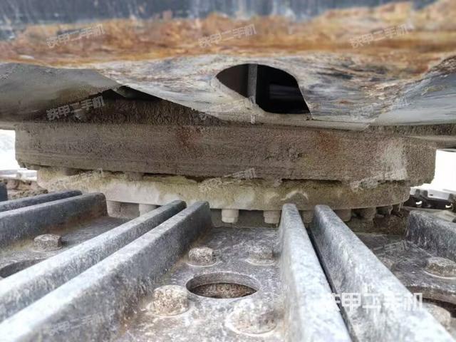 转盘和下车架正前（工作和回转装置）