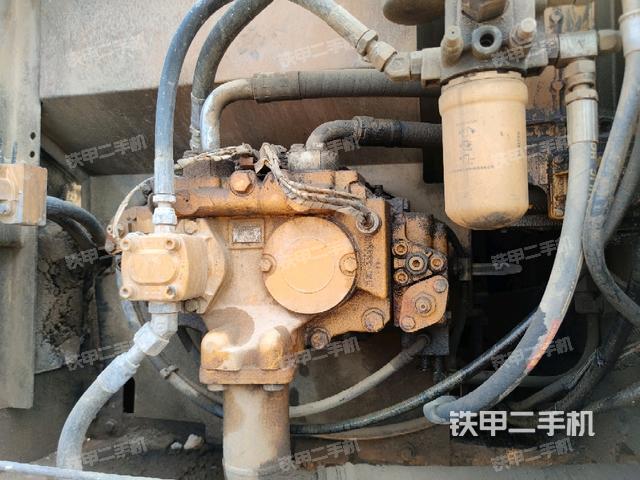 液壓泵斜45?左（大件艙室）