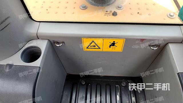 座椅左侧控制台/音响/含左手柄（驾驶室部分）