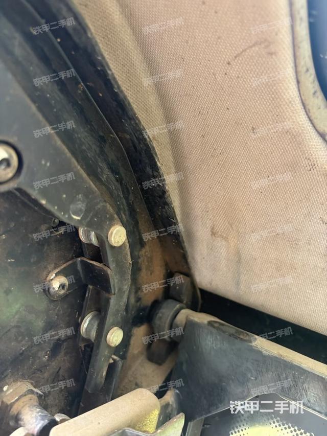 座椅后部（驾驶室部分）