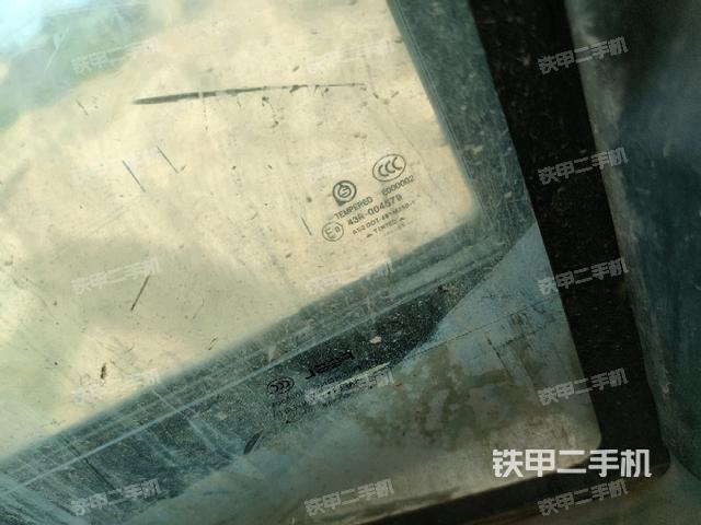 左后方玻璃角標(biāo)（駕駛室部分）