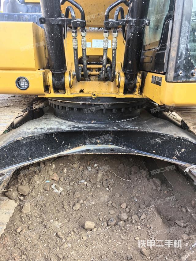 驾驶室顶部（整机外观）