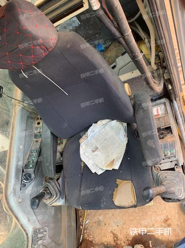 驾驶室整体（整机外观）