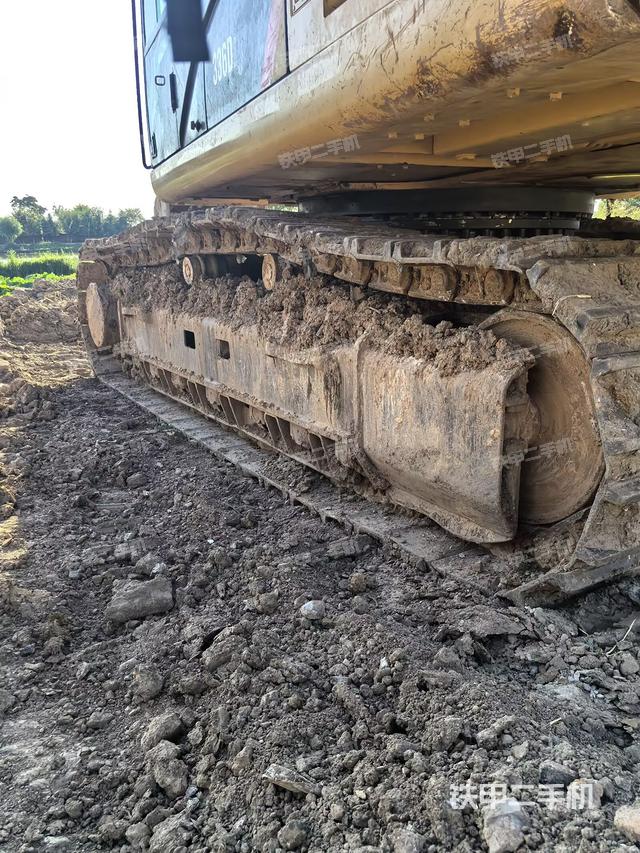 單側(cè)履帶整體（整機(jī)外觀）