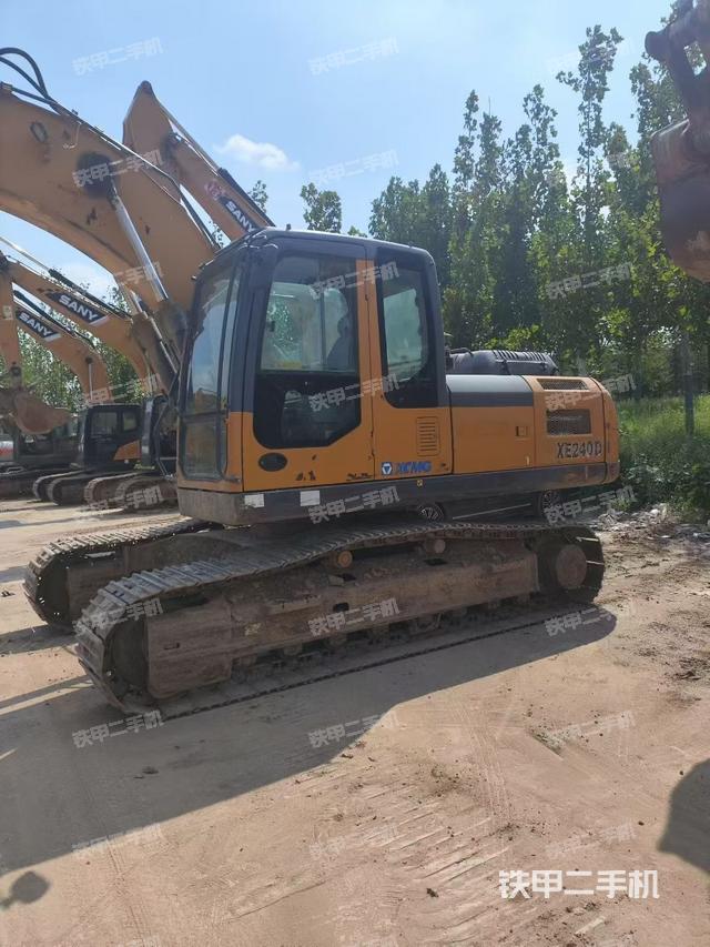 徐工XE215D挖掘机