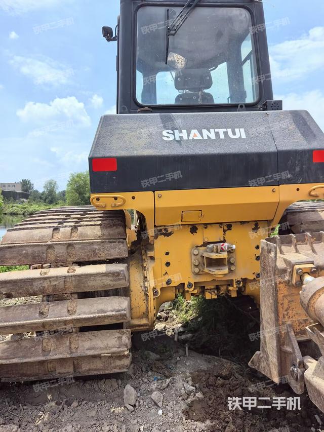 整机左侧（设备外观及核心部件）