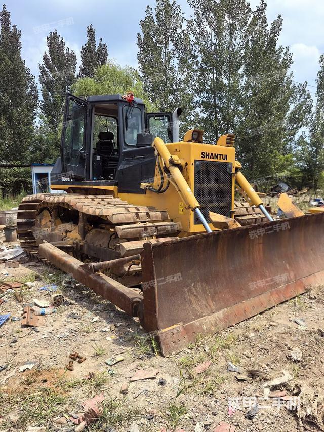 整机左侧（设备外观及核心部件）