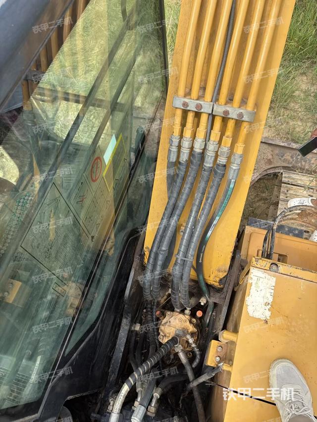 小臂整体左后（工作和回转装置）