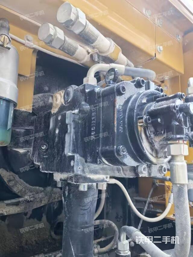 液压泵斜45 左（大件舱室）