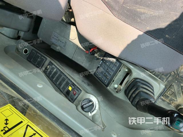 座椅左側(cè)控制臺(tái)/音響/含左手柄（駕駛室部分）