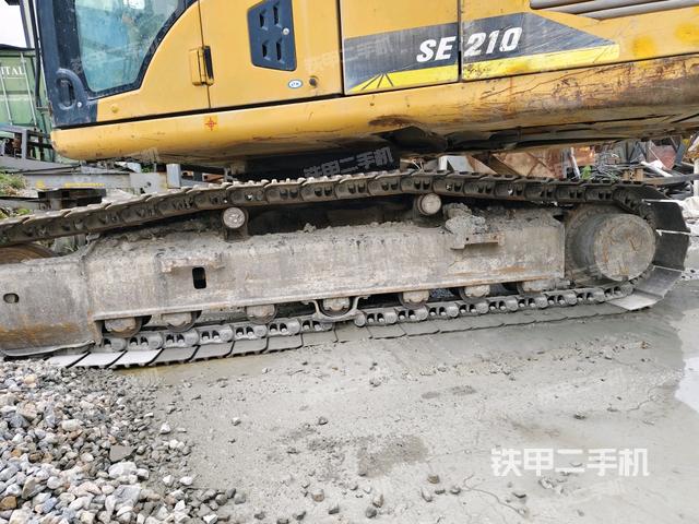 左側(cè)履帶整體?（行走機(jī)構(gòu)）