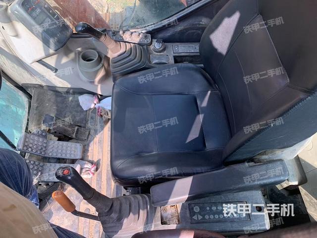 駕駛室整體（整機(jī)外觀）