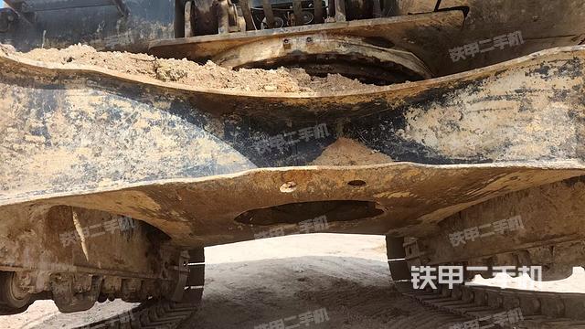 转盘和下车架正前（工作和回转装置）