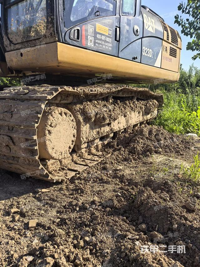 单侧履带整体（整机外观）