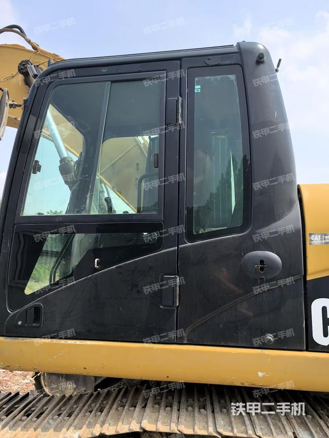 驾驶室顶部（整机外观）