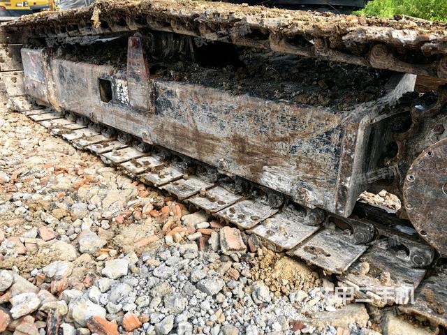 右側(cè)履帶整體?（行走機(jī)構(gòu)）