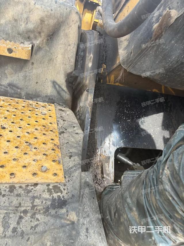 大臂整體?右側(cè)（工作和回轉(zhuǎn)裝置）