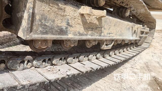 右驱动轮（行走机构）