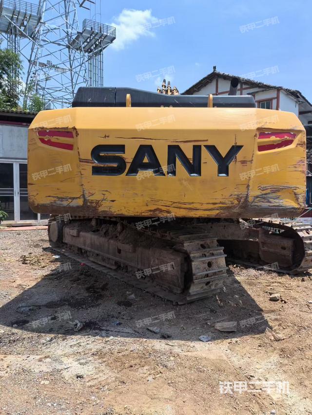 驾驶室顶部（整机外观）