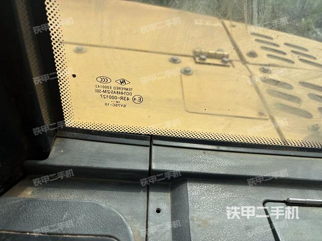 后窗玻璃角标（驾驶室部分）