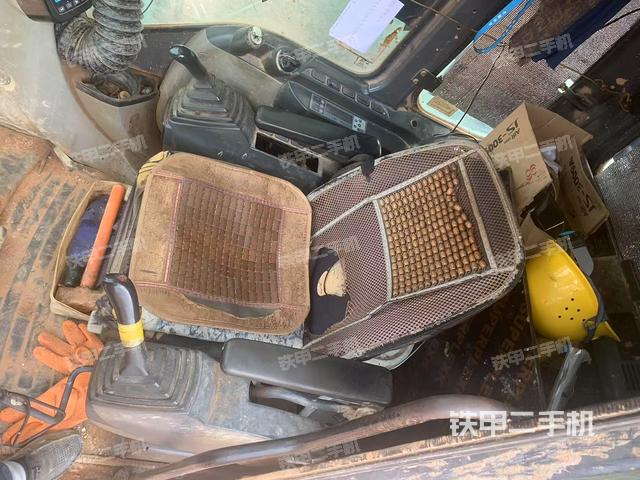 驾驶室整体（整机外观）