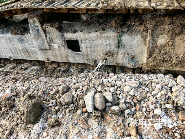 左側(cè)履帶整體?（行走機(jī)構(gòu)）