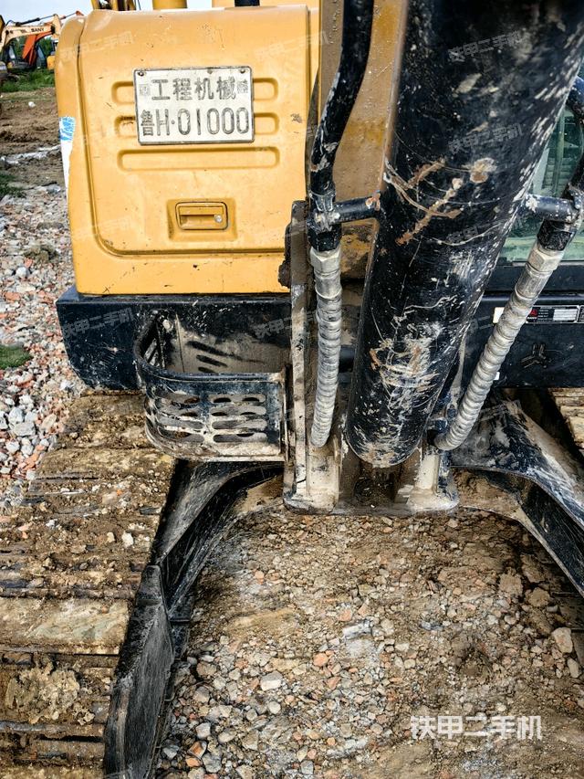 大臂根部?斜（工作和回轉(zhuǎn)裝置）