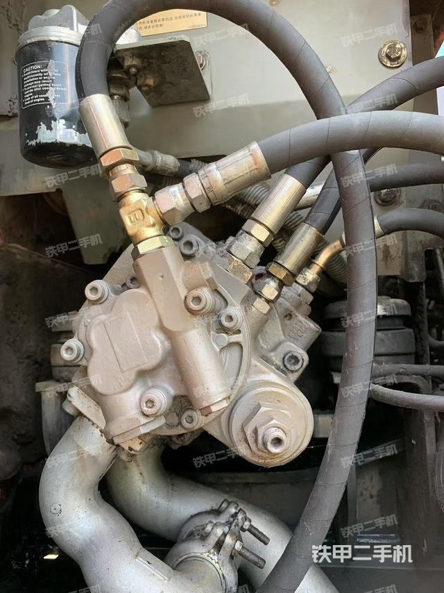 液壓泵艙室正面整體（整機(jī)外觀）