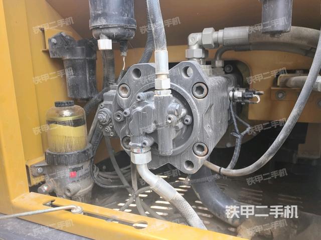 液壓泵斜45?左（大件艙室）