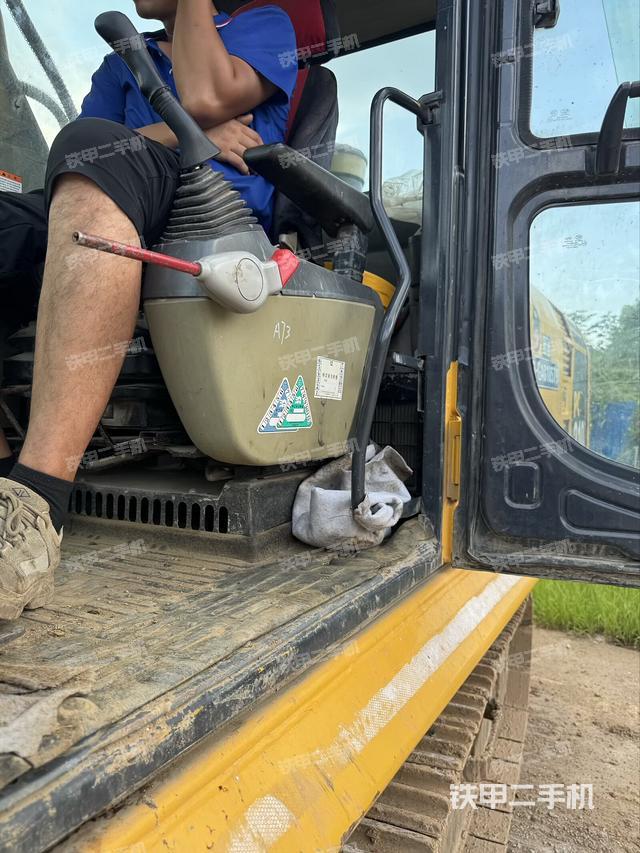 驾驶室整体（整机外观）