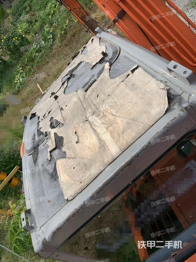 驾驶室顶部（整机外观）