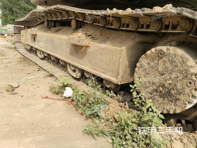 右驱动轮（行走机构）