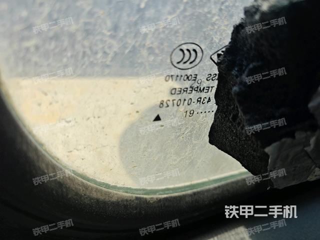 后窗玻璃角標（駕駛室部分）