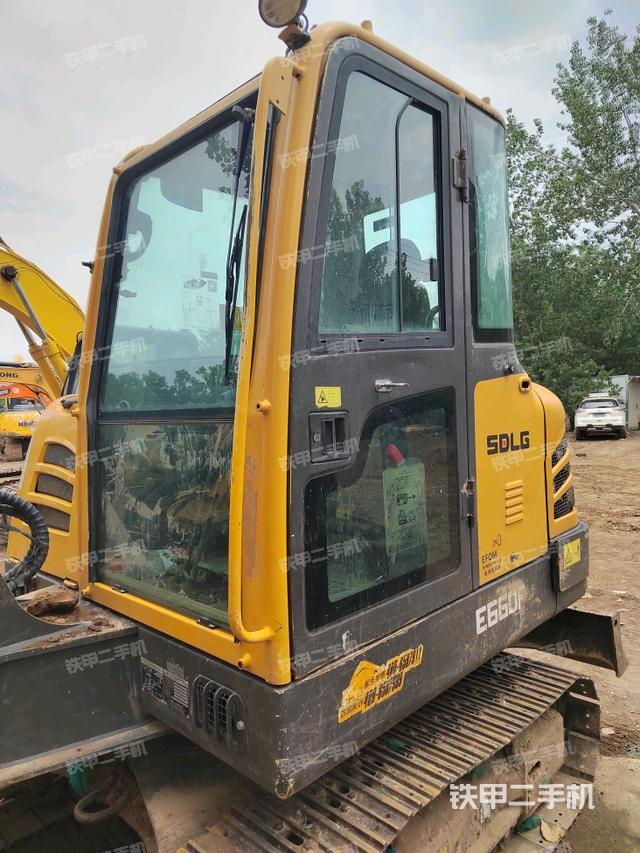 驾驶室整体（整机外观）