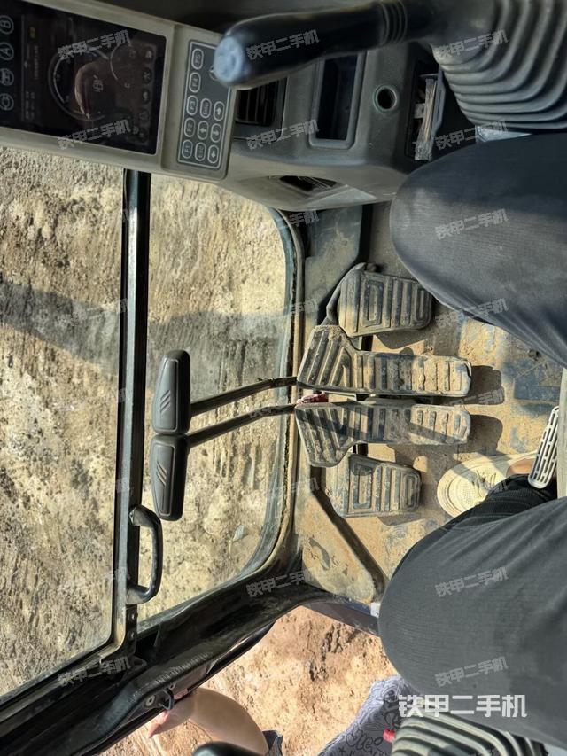 驾驶室整体（整机外观）