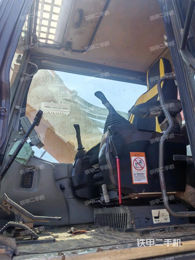 驾驶室整体（整机外观）