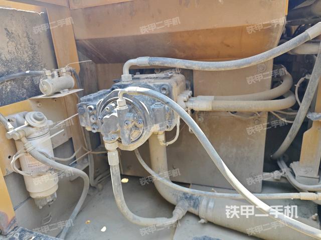 液壓泵斜45?右（大件艙室）