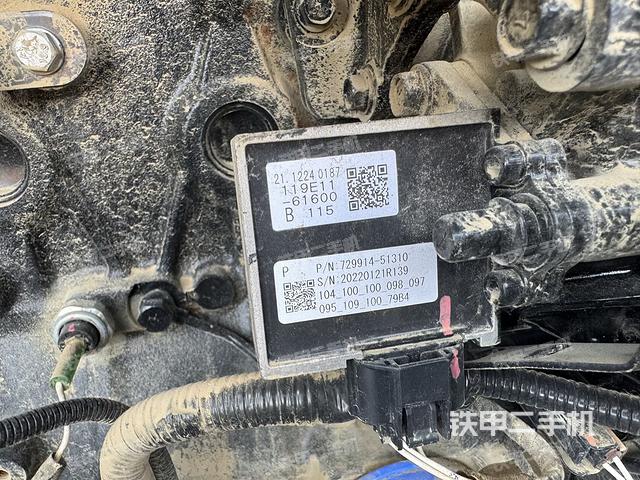 回转马达和主控阀（整机外观）